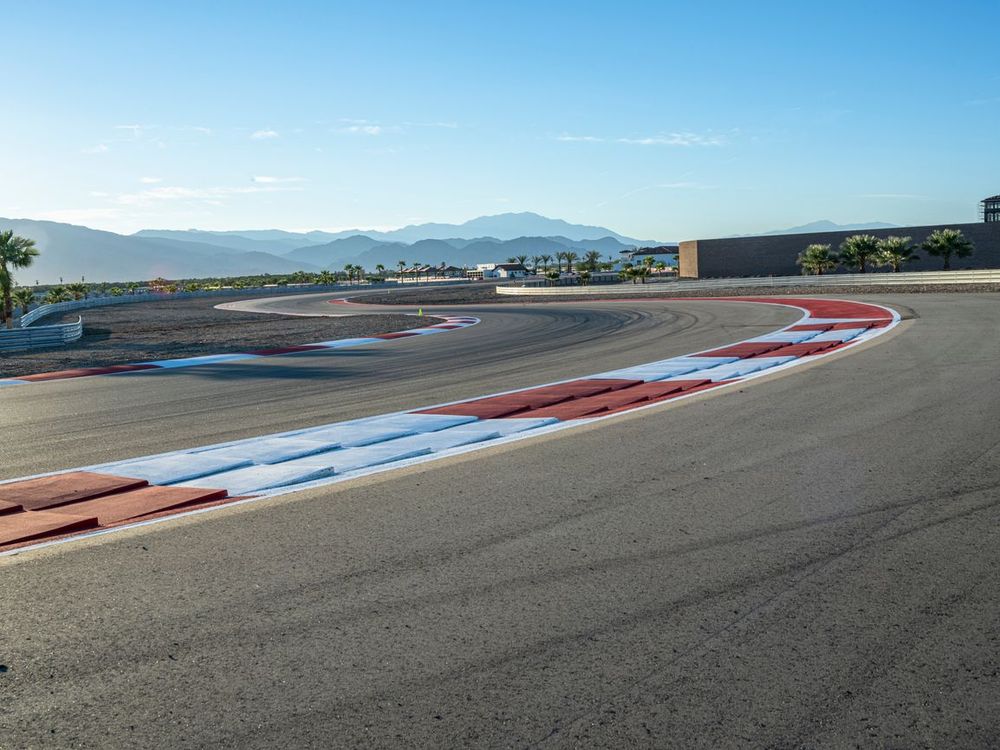 Race Track on Asphalt Road in the USA - HDRi Maps and Backplates