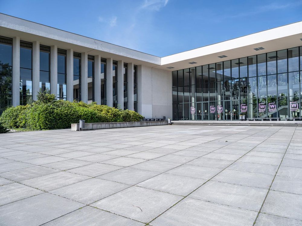 Berlin University Campus: A Showcase of Glass Walls - HDRi Maps and ...