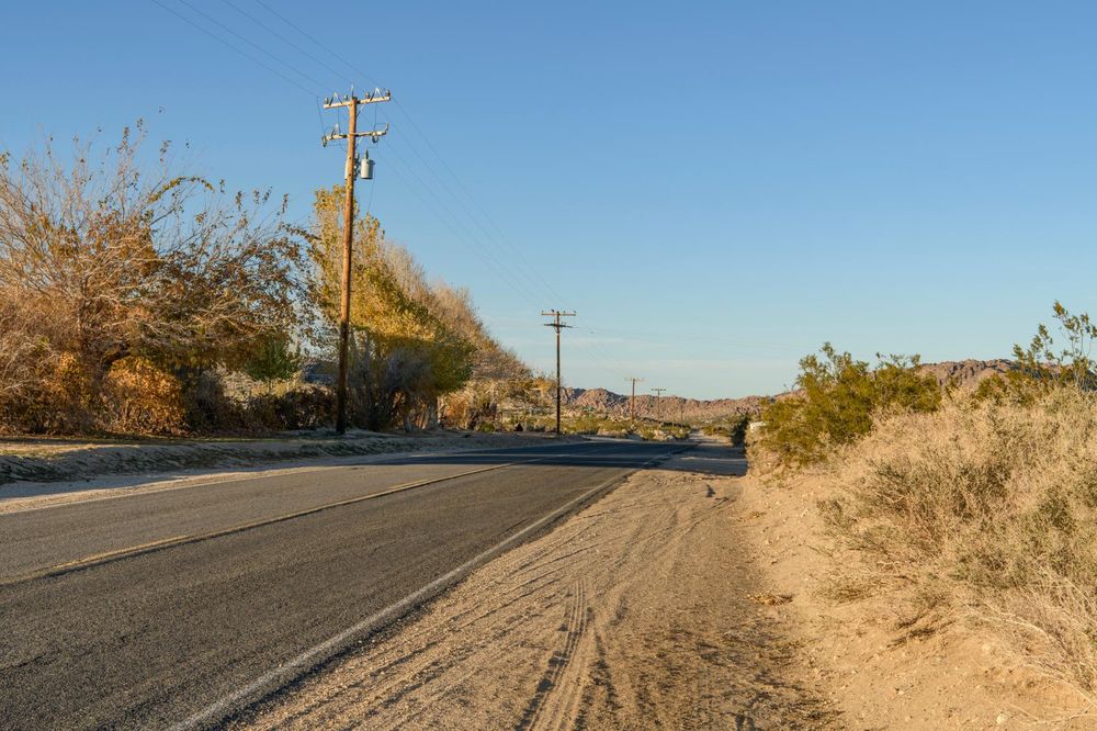 California Rural Landscape with Clear Sky - HDRi Maps and Backplates