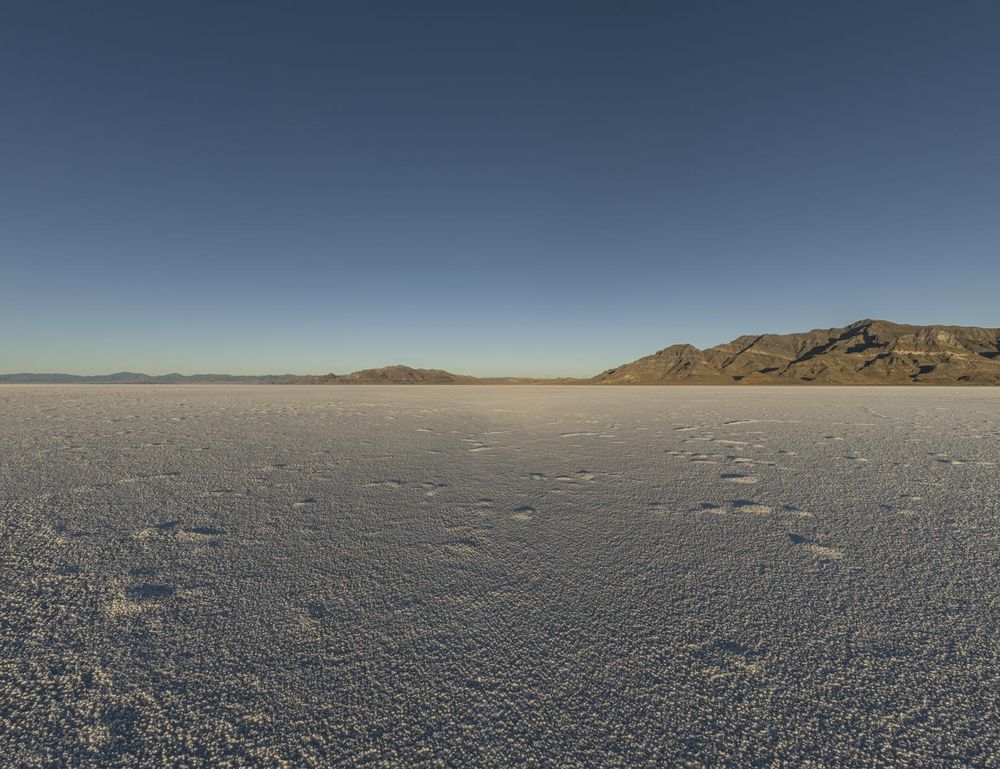 Clear Sky Over the Utah Desert - HDRi Maps and Backplates