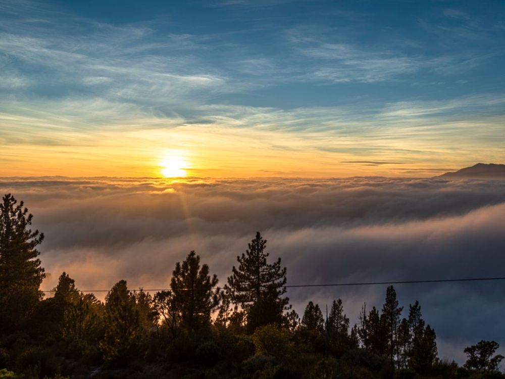 Dawn Landscape: Overlooking Mountains - HDRi Maps and Backplates