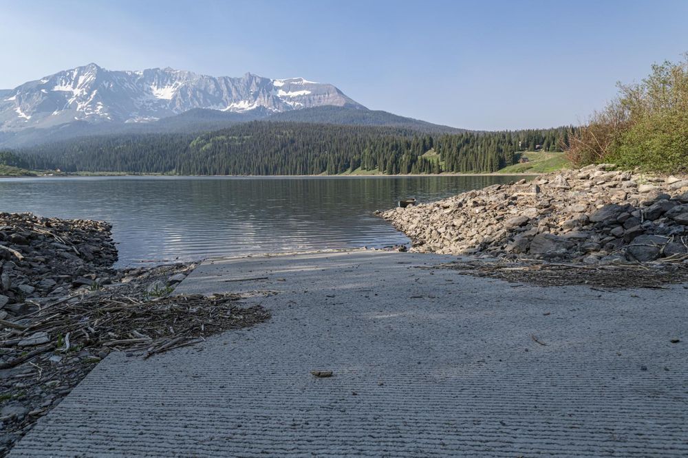 Scenic Dawn at Telluride Lake in Colorado - HDRi Maps and Backplates