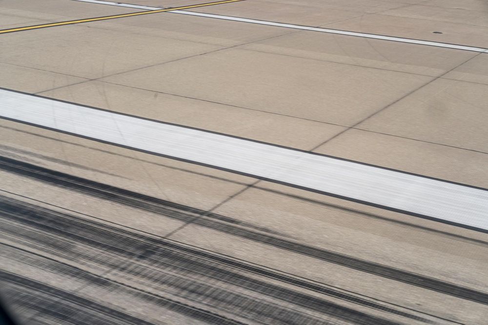 Elevated Runway with Plane Wing in Dallas Airport - HDRi Maps and ...