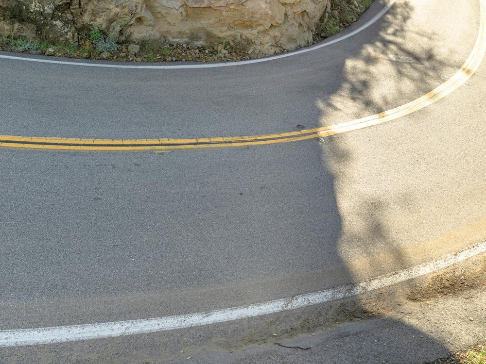 Mountain Road: Asphalt Path in High Altitude - HDRi Maps and Backplates