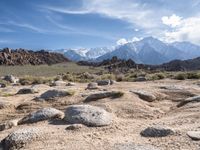 Alabama Hills Dirt Road: Californian Desert Landscape