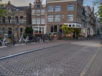 Amsterdam: City Life in Europe