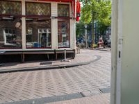 Amsterdam City Life: A Street View of Urban Design