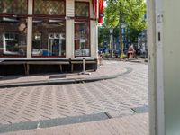 Amsterdam City Life: A Street View of Urban Design