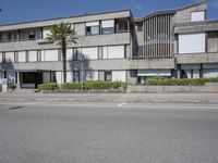 Apartment Building in Porto's Residential Area