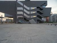 Barcelona City Life: Urban Design and Cultural Museums