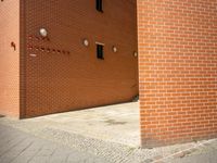 Berlin Building: A Yellow Facade with Large Windows