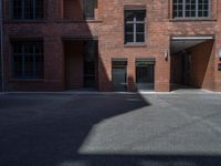 Berlin Business District Warehouse: A Classic Brick Wall Profile