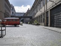 Berlin City Street: A Glimpse of Historic Architecture