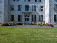 Berlin Classic Villa with Green Grass