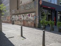 Berlin Neighborhood: Classic Architecture and Street Art