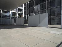 Berlin Office Building with Glass Walls and Concrete Design - 002