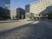 Berlin Plaza: Glass Walls and Surface Reflections