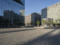 Berlin Plaza: Glass Walls and Surface Reflections