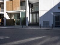 Roads of Berlin: Asphalt Through the City and Its Buildings