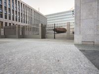 Urban Plaza in Berlin: Modern Concrete Walls