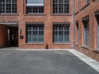 Berlin Urban Warehouse: Embracing City Life