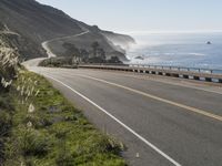 Big Sur Road: Mountain Views and the Beauty of the Pacific Ocean