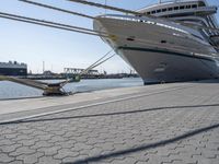 Bremen Harbor: Clear Sky with Boats and Piers