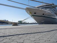 Bremen Harbor: Clear Sky with Boats and Piers