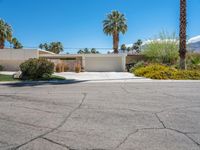 California Architecture: Green Open Space in Palm Springs