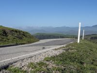 California Mountain Highway: Clear Sky and Stunning Views