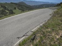 California Mountain Pass Road: Clear Sky