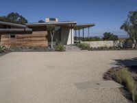 California Residential Home: Modern Architecture in Los Angeles