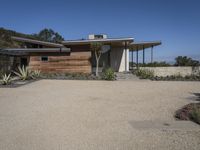 California Residential Home: Modern Architecture in Los Angeles