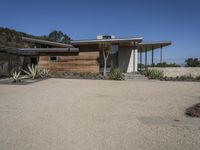 California Residential Home: Modern Architecture in Los Angeles