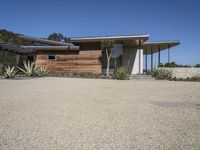 California Residential Home: Modern Architecture in Los Angeles