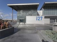 California Urban Office Building: A Stunning Facade