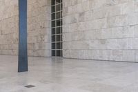 California Urban Plaza: Concrete Wall Design