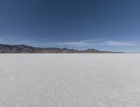 Calm Mountain Lake in Utah: A Nature Lover's Paradise