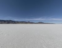 Calm Mountain Lake in Utah: A Nature Lover's Paradise