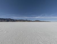 Calm Mountain Lake in Utah: A Nature Lover's Paradise