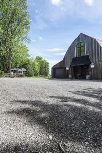 A Canadian Home: Enjoying the Day in an Open Space