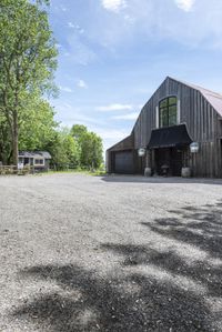 A Canadian Home: Enjoying the Day in an Open Space