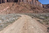 Canyonlands Utah Straight Road Red Rock 001