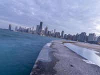 Dawn in Chicago, Illinois: Skyscrapers and Cityscape