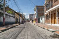 Classic Architecture in Ecuador: City Life During the Day