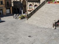 Classic Italian Plaza in Tuscany with Cobblestone Road 002