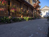 Cobble Stone Road: A Glimpse of Historic Architecture