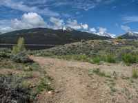 Colorado Landscape: A Tranquil Lake Surrounded by Mountains