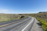 Colorado Road: Asphalt with Stunning Landscape Views