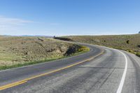 Colorado Road: Asphalt with Stunning Landscape Views